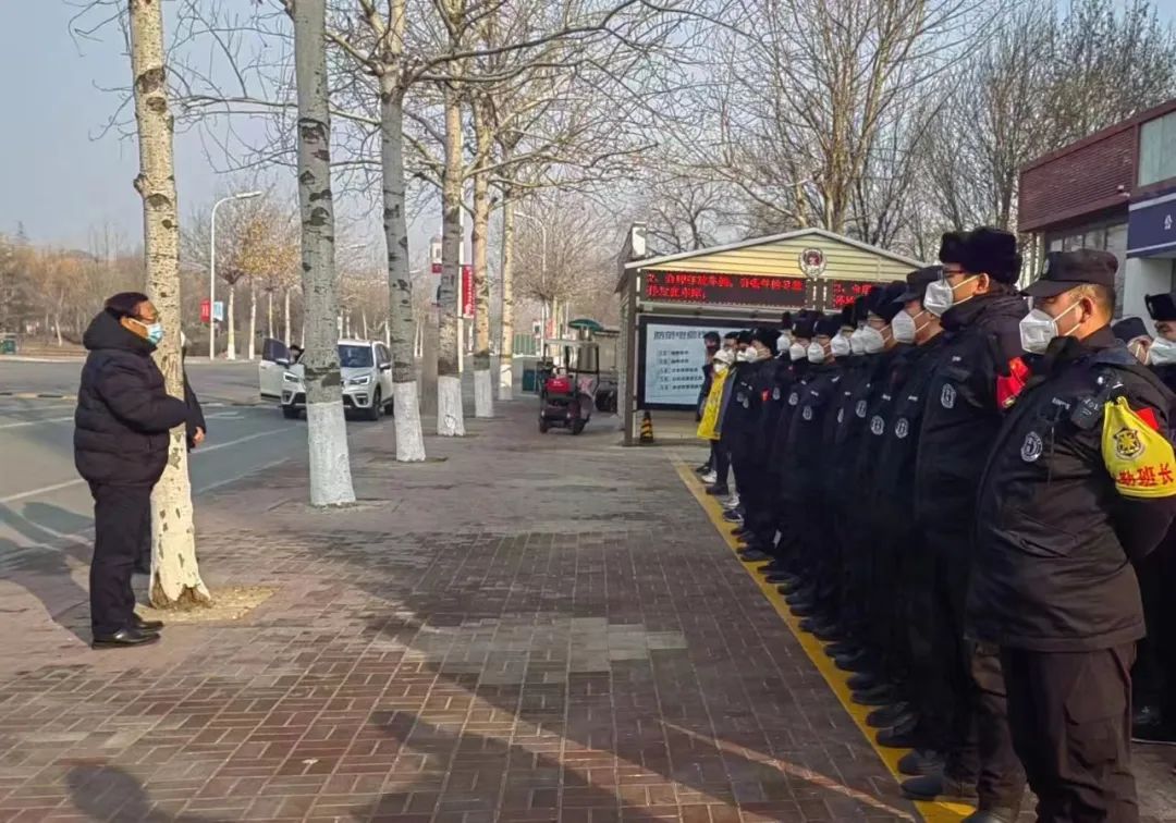 學校開展“冬送溫暖”春節慰問活動