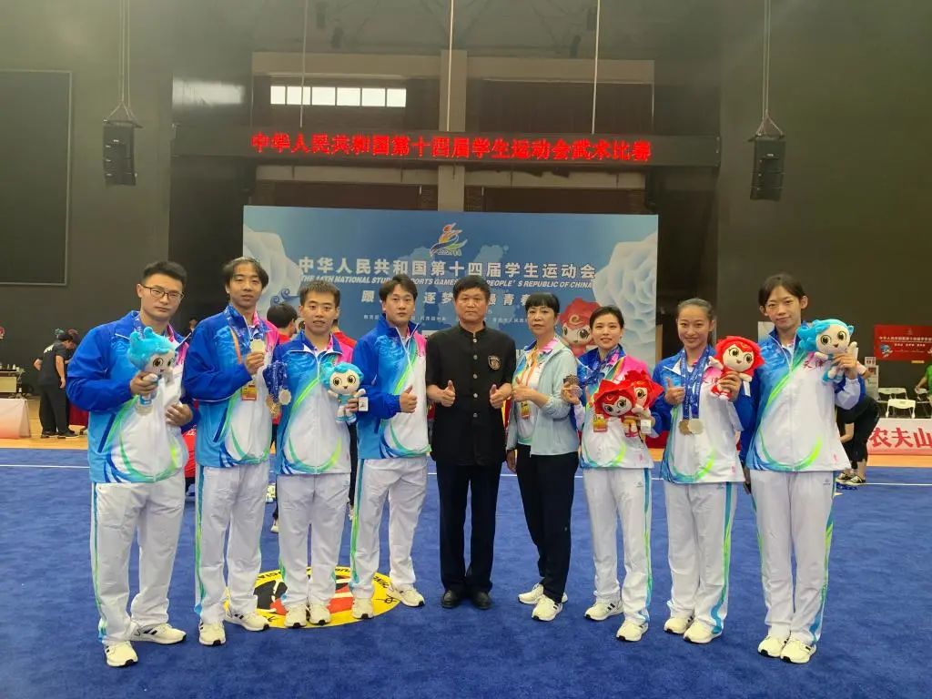 我校武術(shù)隊(duì)學(xué)運(yùn)會載譽(yù)歸來