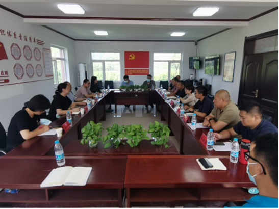 天津市殘疾人福利基金會一行到學校對口扶持薊州區下窩頭鎮經濟薄弱村開展慰問座談