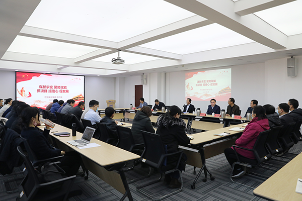 學(xué)校舉辦學(xué)習(xí)宣傳貫徹黨的二十大精神專題黨課