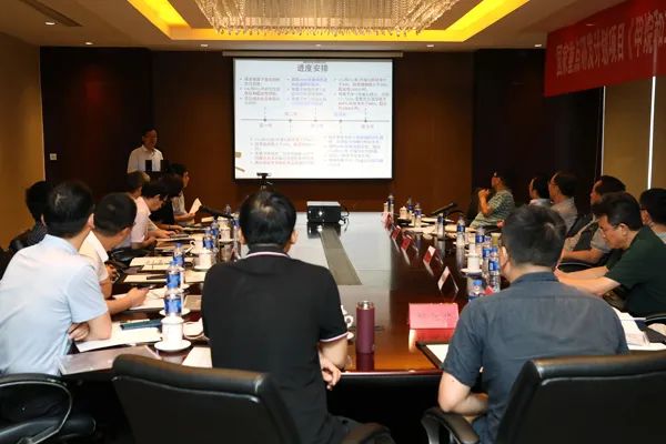 國家重點研發(fā)計劃項目“甲烷和二氧化碳催化轉(zhuǎn)化及外場耦合化學鍵精準重構(gòu)”中期考核會議在我校召開